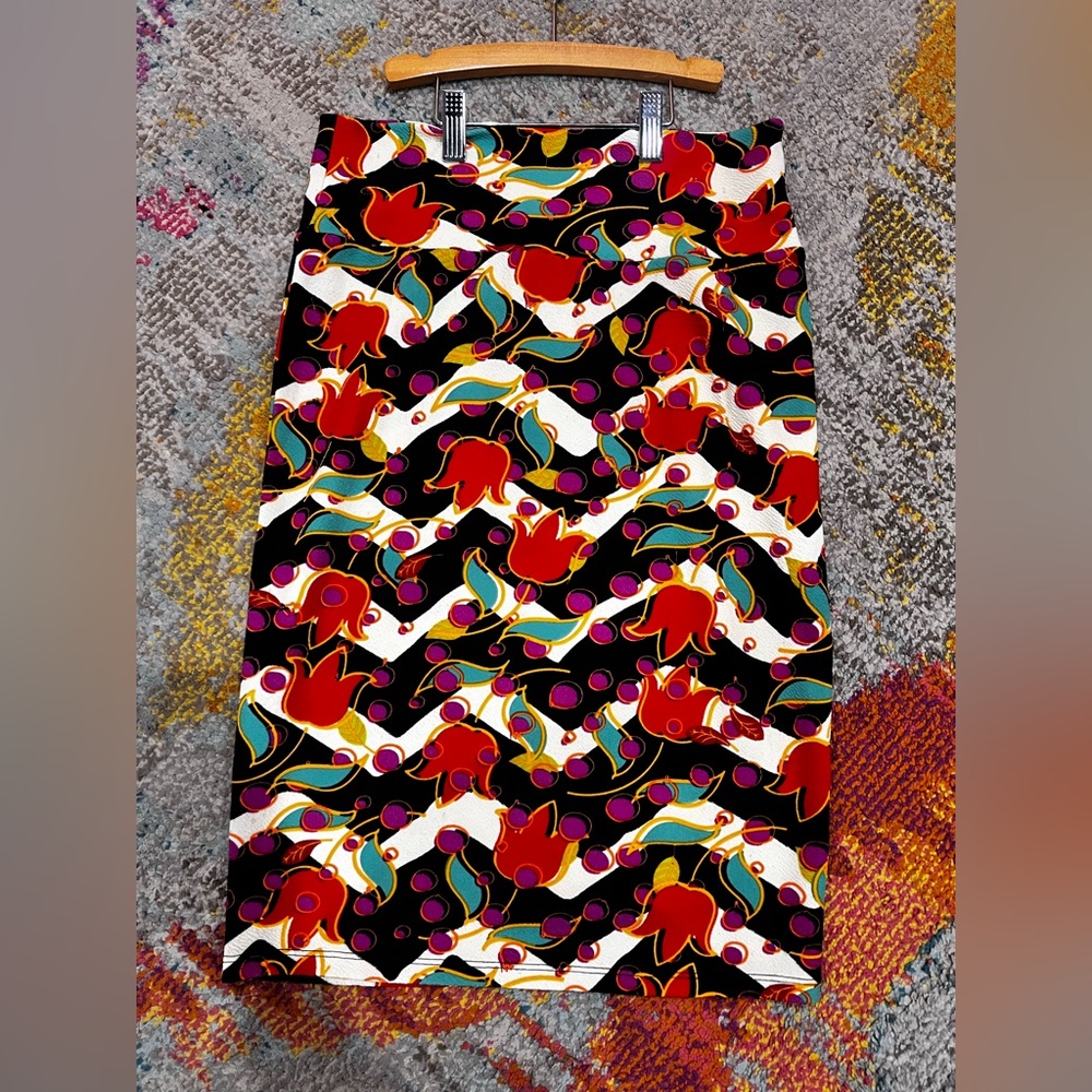 LuLaRoe Red and Black Floral Pencil Skirt